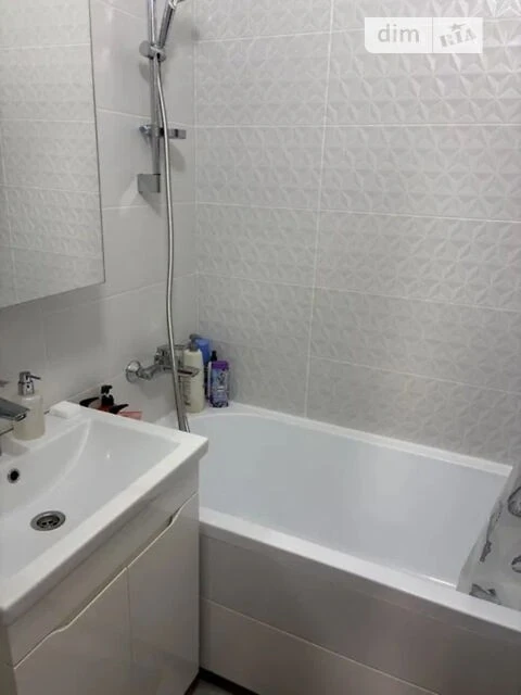Sale of 3-room apartment 72 sq. m on Voskresenskyi Avenue 48B • I