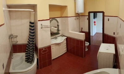 Selling a 2-room apartment in the city center