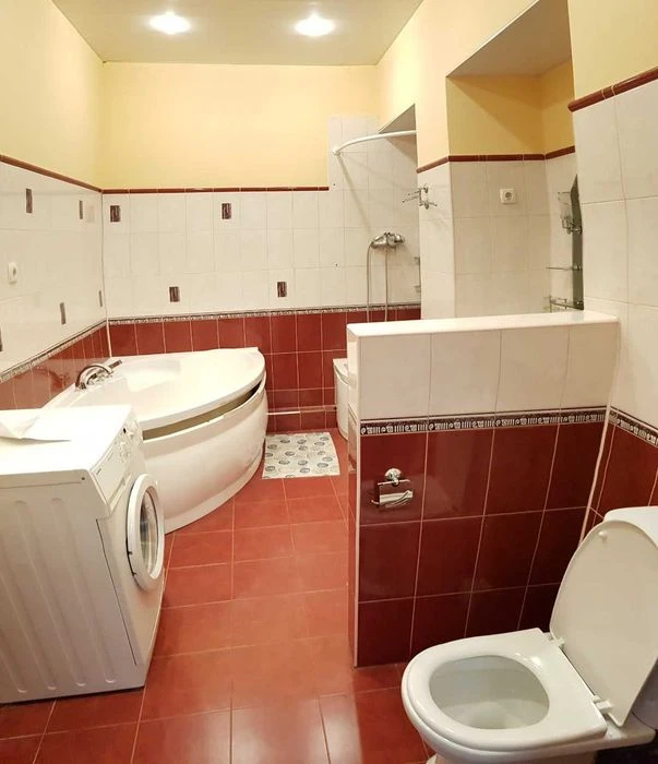 Selling a 2-room apartment in the city center