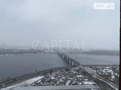 Продаж 4к квартири 123 кв. м на просп. Степана Бандери 32Д •