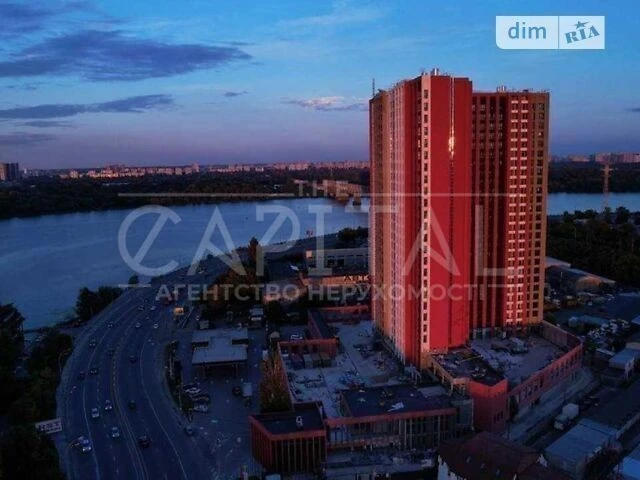 Продаж 4к квартири 123 кв. м на просп. Степана Бандери 32Д •