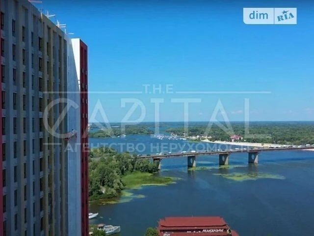 Продаж 4к квартири 123 кв. м на просп. Степана Бандери 32Д •