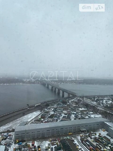 Продаж 4к квартири 123 кв. м на просп. Степана Бандери 32Д •