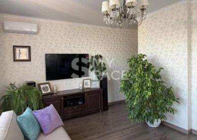 3-room apartment in Demiivka, Feodosiyska St. 2L