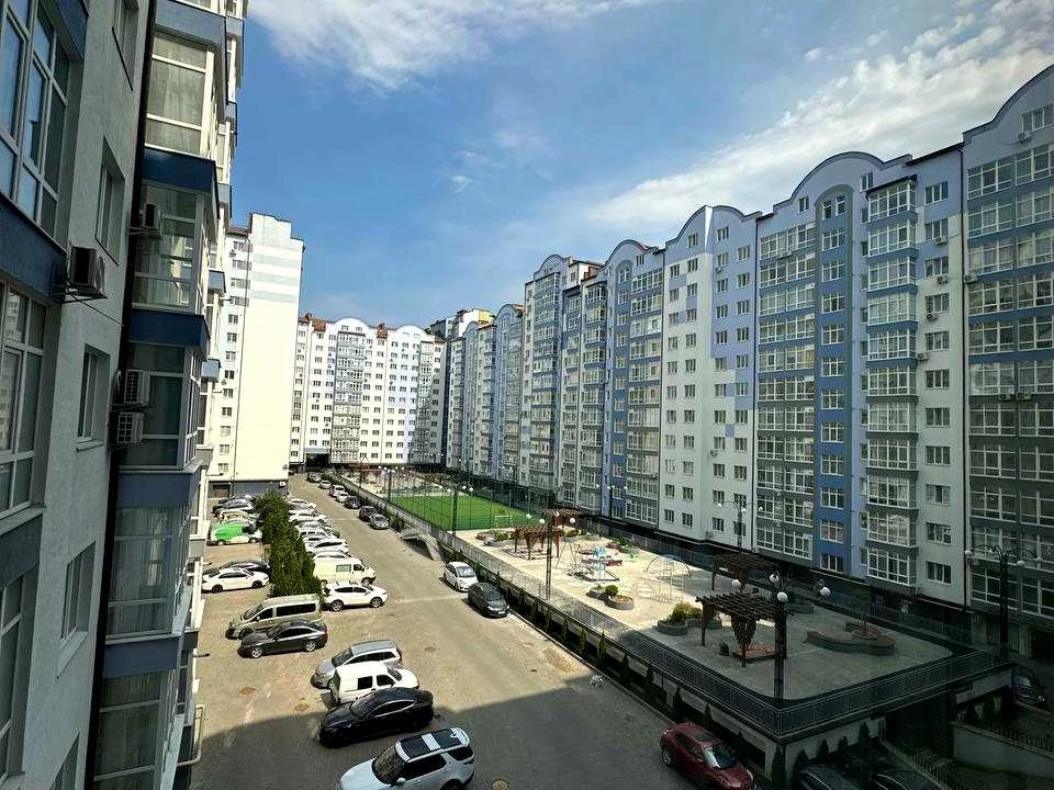 Квартира. Ивано-Франковск, Высочаная ул., 18 к