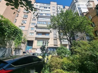 Sale of 2-room apartment 70 sq. m. on Oleksandra Konyskyi St. 83