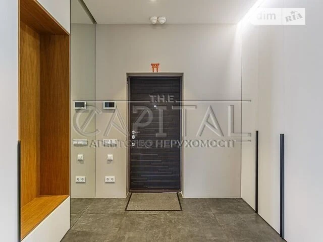 Sale of 4-room apartment 206 sq. m on Sichovykh Striltsiv 84A •
