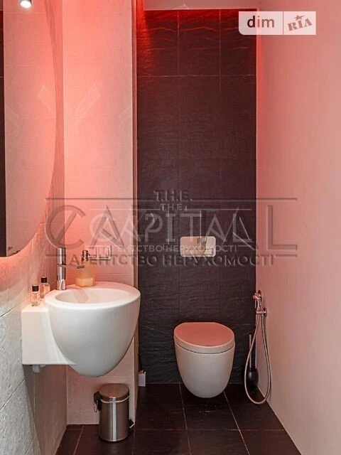 Sale of 4-room apartment 206 sq. m on Sichovykh Striltsiv 84A •