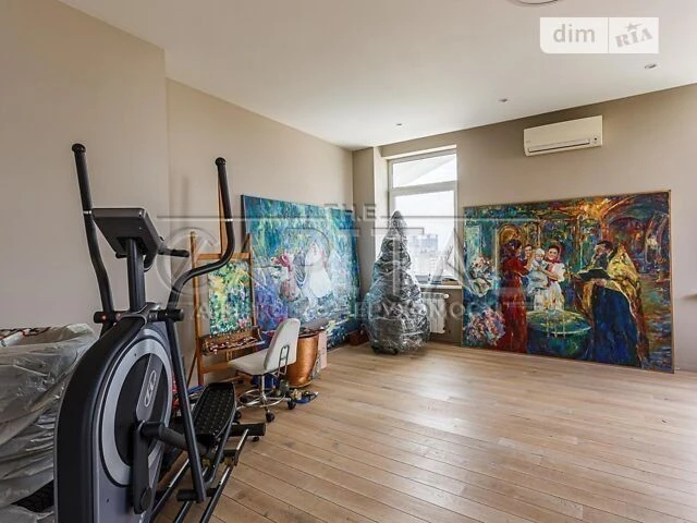Sale of 4-room apartment 206 sq. m on Sichovykh Striltsiv 84A •