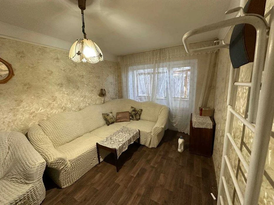 Продается 2-х ком. квартиру р-н Старого парка,4/5, раздельны