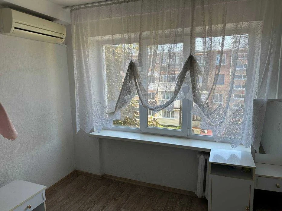 Продается 2-х ком. квартиру р-н Старого парка,4/5, раздельны