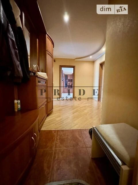 Продаж 3к квартири 83.6 кв. м на вул. Мостицька 10 • ID 3473