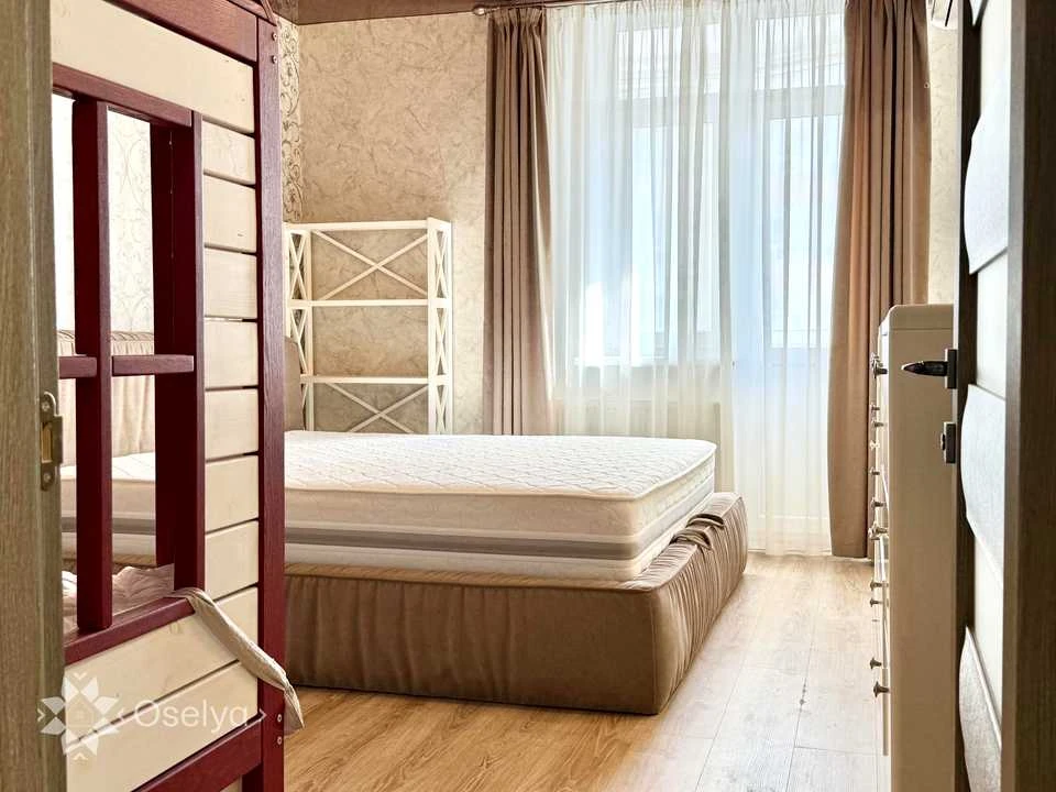 Квартира. Киев, Анны Ахматовой ул.