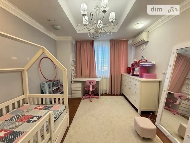 Sale of 4-room apartment 143 sq. m on Generala Genadiya Voroby street