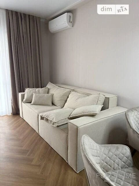 Sale of 1-room apartment 41 sq. m. on Mykhaylo Maksimovicha st. 36 •