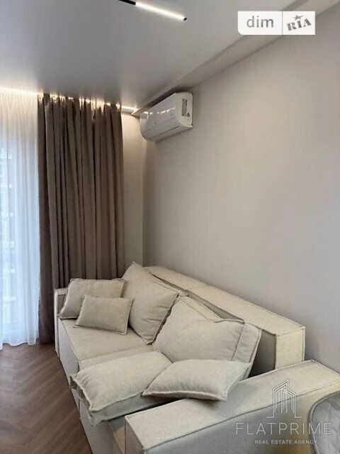 Sale of 1-room apartment 41 sq. m. on Mykhaylo Maksimovicha st. 36 •