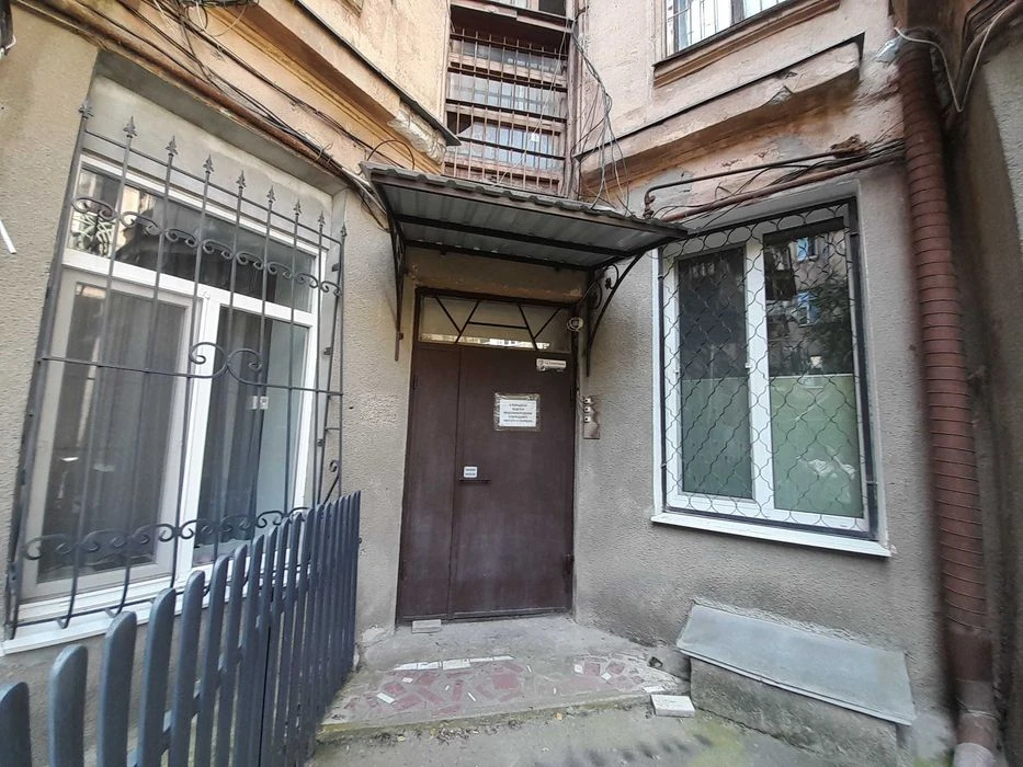 Срочно продам 2-х ком. квартиру в центре. Бельгийка