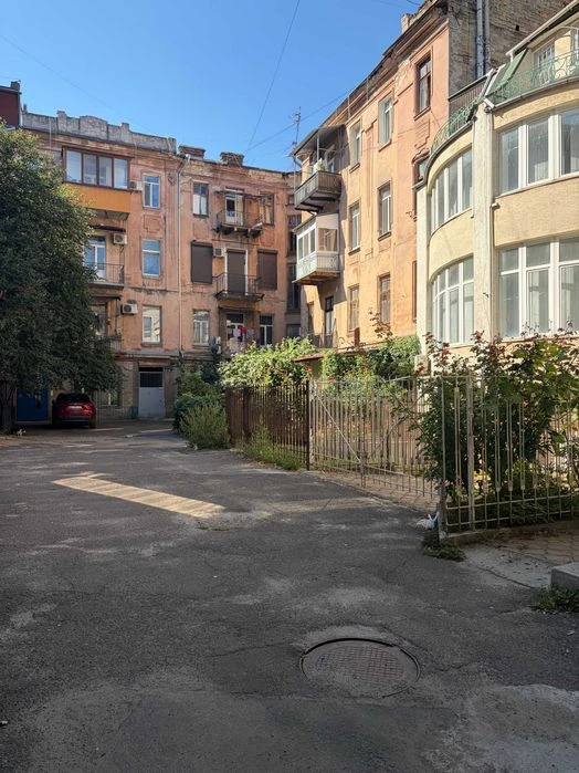 Срочно продам 2-х ком. квартиру в центре. Бельгийка