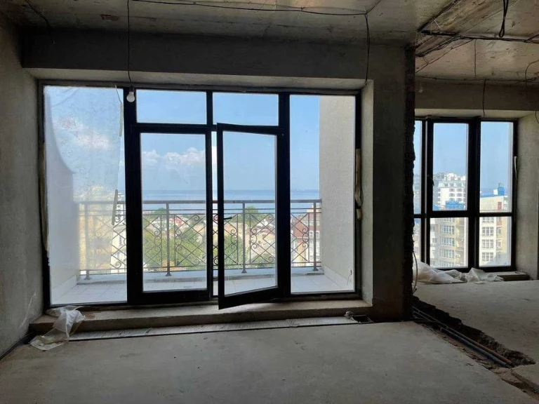 Two-level apartment on French Boulevard in the Kark Building