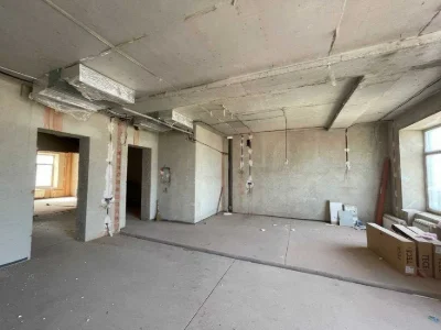 Two-level apartment on French Boulevard in the Kark Building