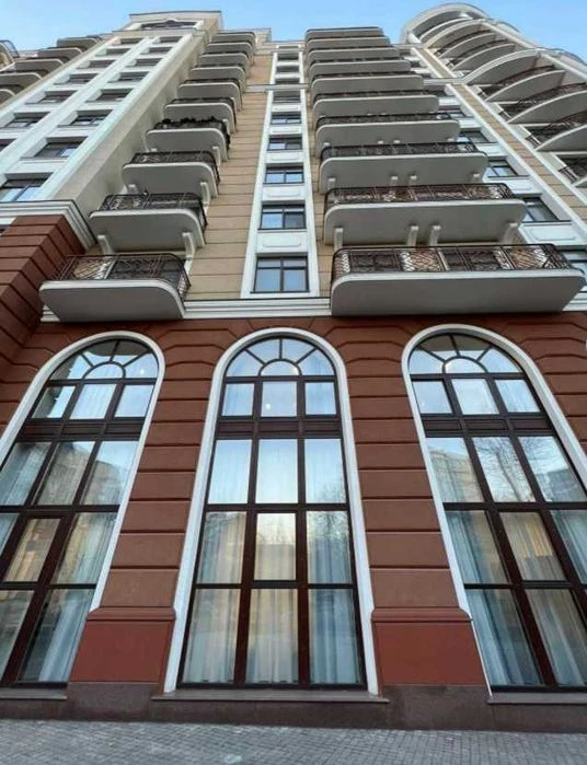 Two-level apartment on French Boulevard in the Kark Building