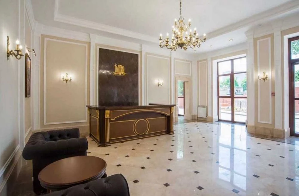 Two-level apartment on French Boulevard in the Kark Building