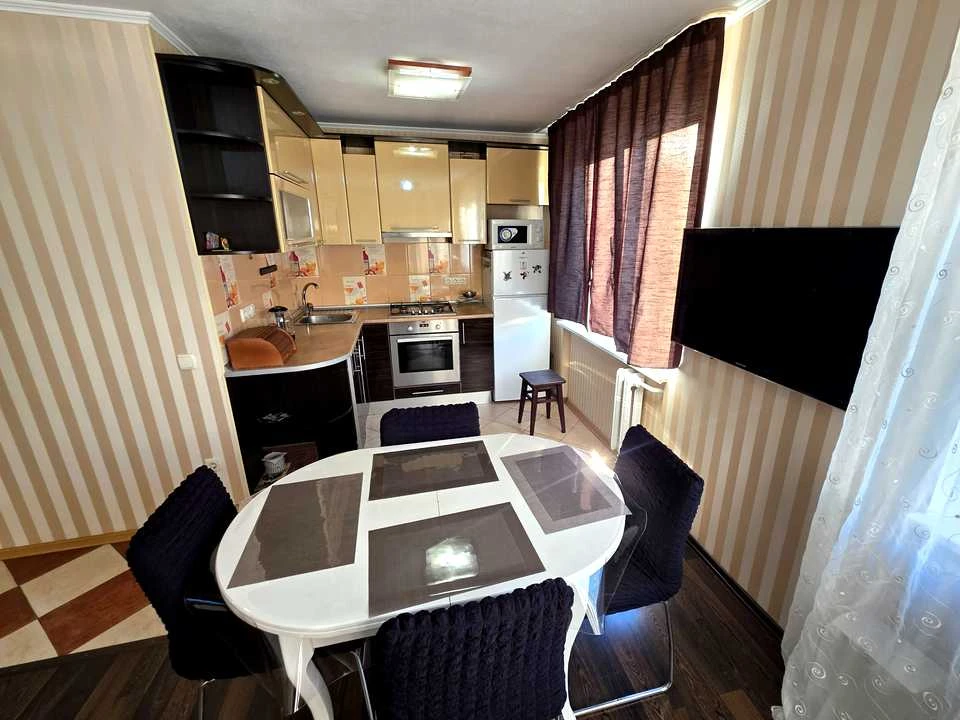Apartment. Kharkiv, Yubileiny Ave. ()
