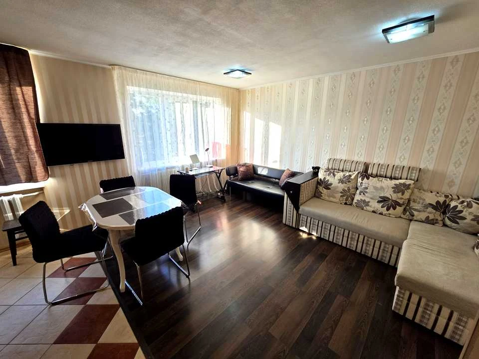 Apartment. Kharkiv, Yubileiny Ave. ()