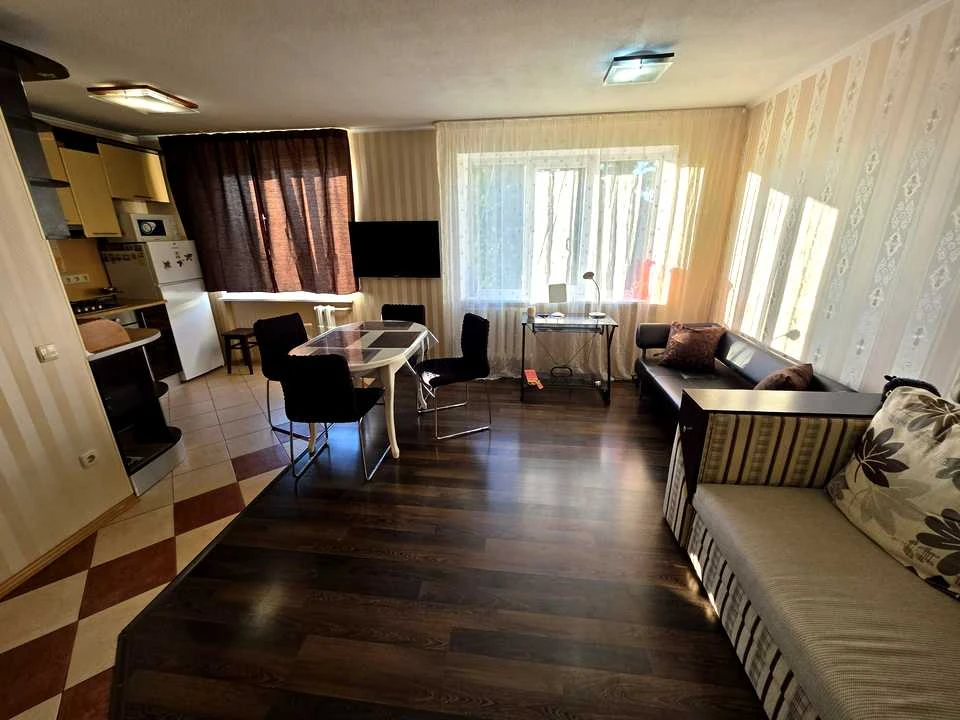Apartment. Kharkiv, Yubileiny Ave. ()