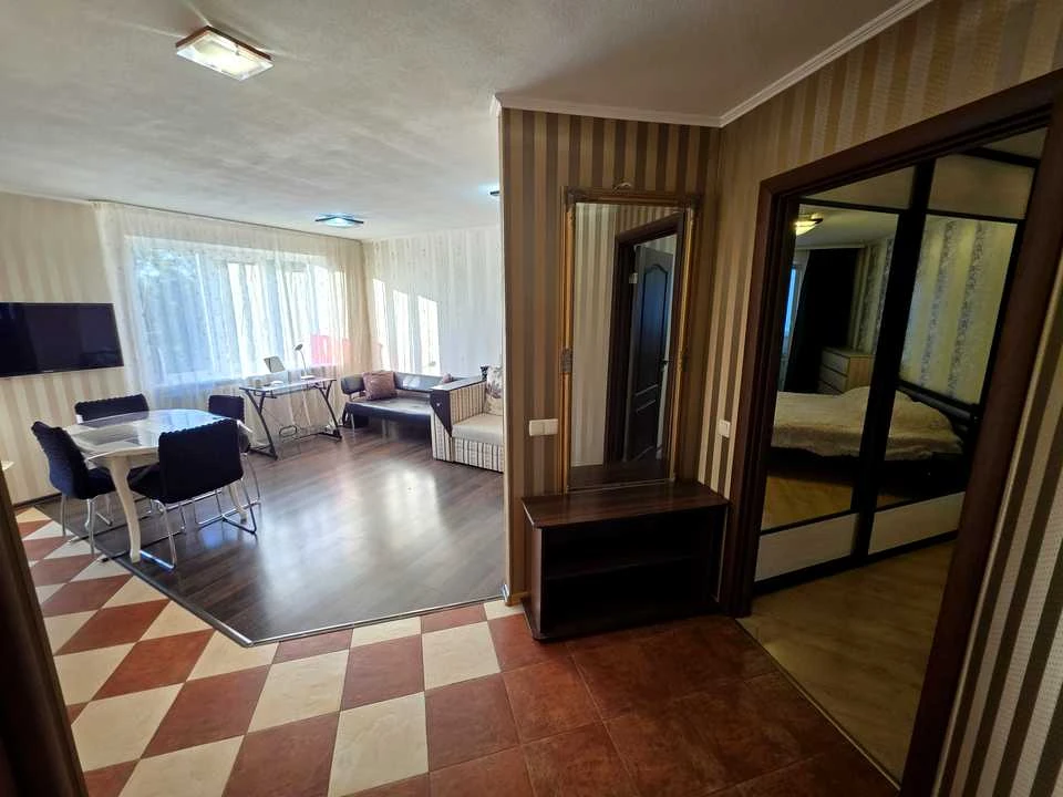 Apartment. Kharkiv, Yubileiny Ave. ()