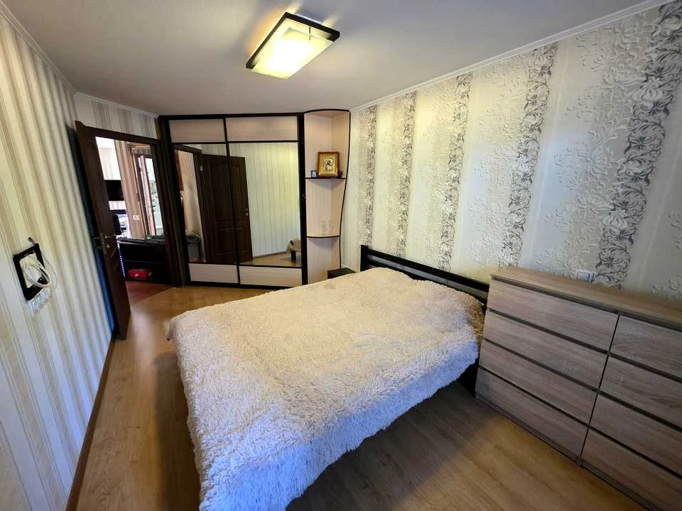 Apartment. Kharkiv, Yubileiny Ave. ()