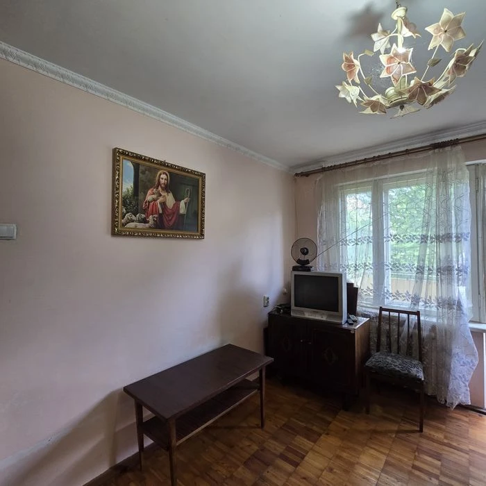 БАМ/Довженка/1 кімнатна квартира 3 поверх 34 м