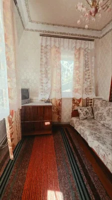 Продам трехкомнатную квартиру. По документам часть договорила