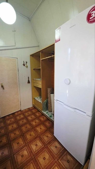 Продам трехкомнатную квартиру. По документам часть договорила