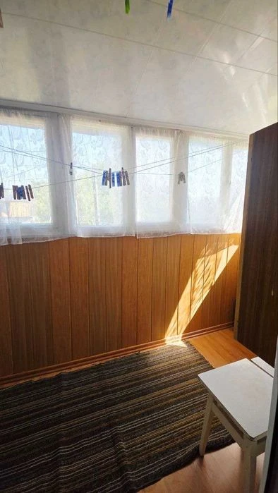 Продам трехкомнатную квартиру. По документам часть договорила