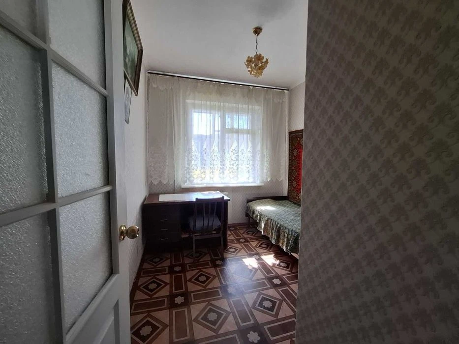 3к квартира в чешке, район Михайловской площади. Чистая. Ц