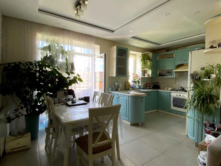 Apartment. Ivano-Frankivsk, Pasichna St.