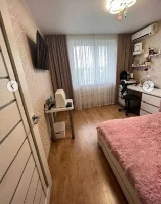 Real! 2-bedroom apartment. Aerospace Avenue.
