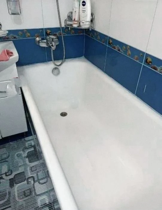 Real! 2-bedroom apartment. Aerospace Avenue.