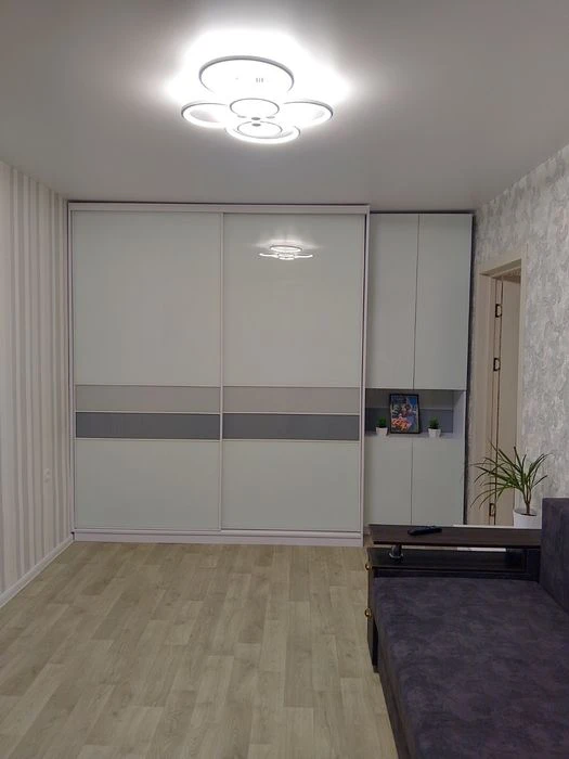 Real! 2-bedroom apartment. Aerospace Avenue.