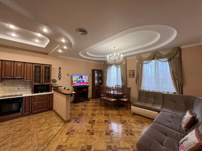 Продам 3-комнатную квартиру, пр. Шевченко, 33, !! мир есть