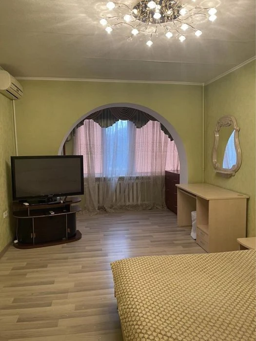 Продам 3 комнатную квартиру 85м2. Правый берег Запорожское ш