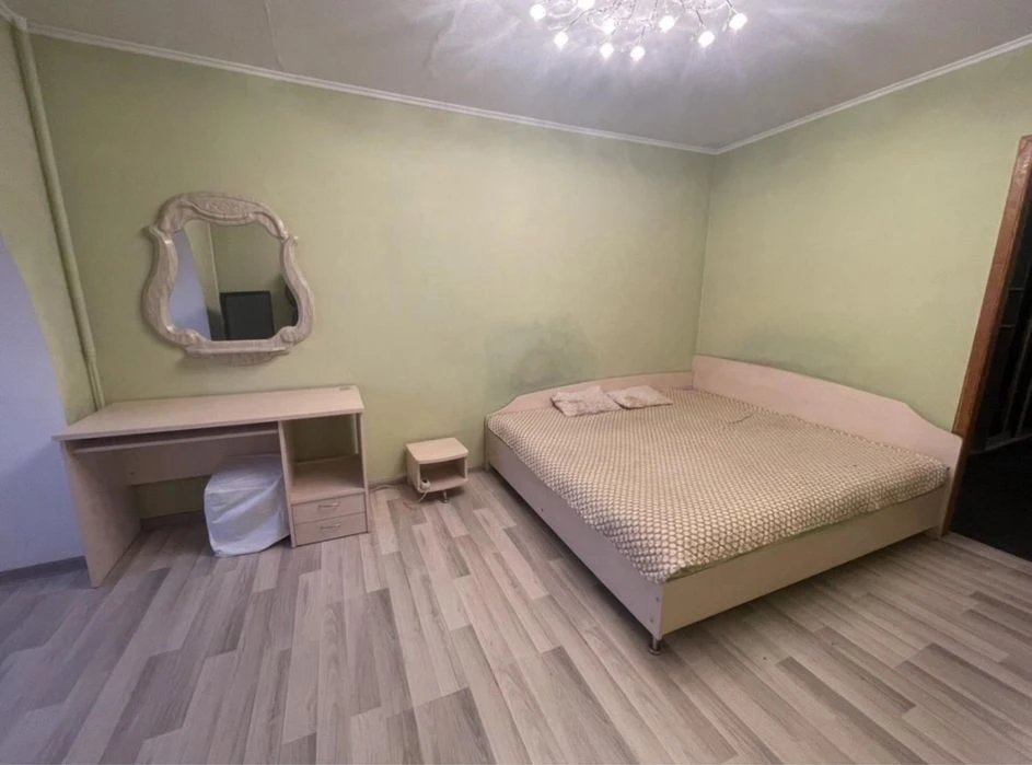 Продам 3 комнатную квартиру 85м2. Правый берег Запорожское ш