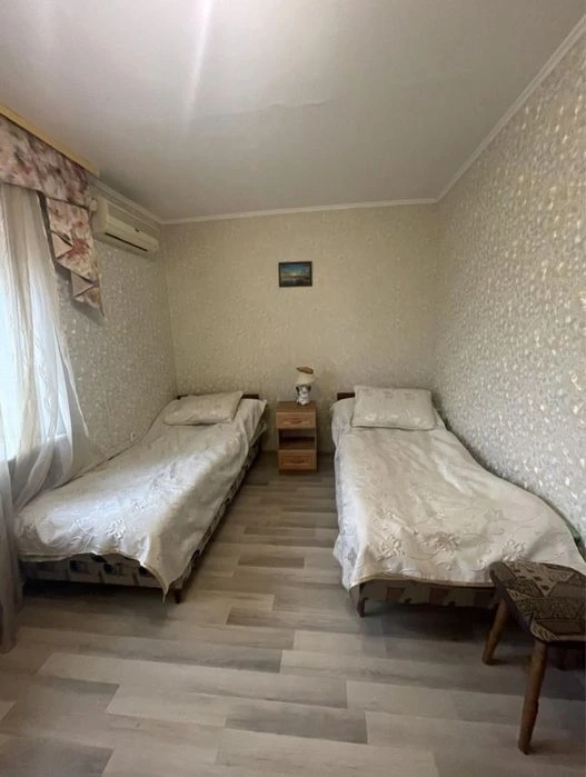 Продам 3 комнатную квартиру 85м2. Правый берег Запорожское ш