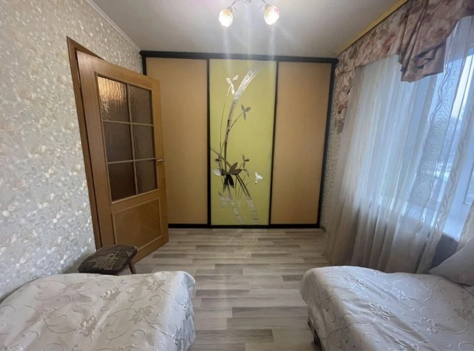 Продам 3 комнатную квартиру 85м2. Правый берег Запорожское ш