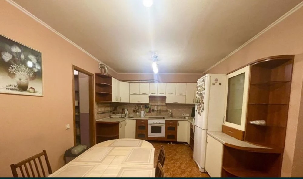 Продам 3 комнатную квартиру 85м2. Правый берег Запорожское ш