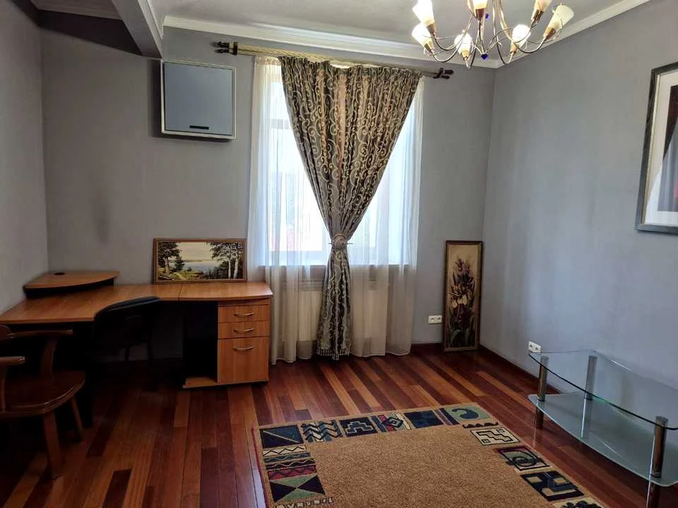 Квартира. Запорожье, Почтовая ул. (Горького)