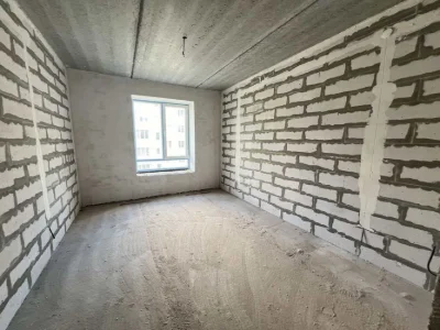 Простора 2к середній поверх Виставка, без зайвих витрат! 351
