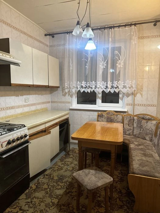 Selling a 3-room apartment in Zhukovsky, Astronomicheskaya, 35th, garage