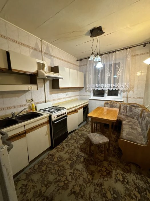 Selling a 3-room apartment in Zhukovsky, Astronomicheskaya, 35th, garage